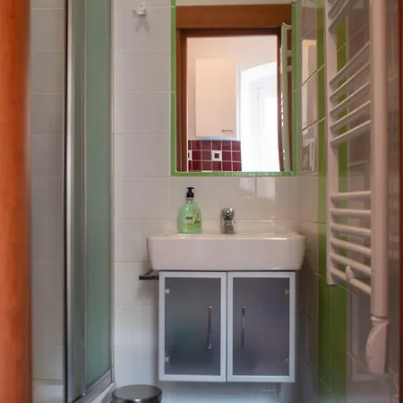 Tisa & Neo شقة غييكا